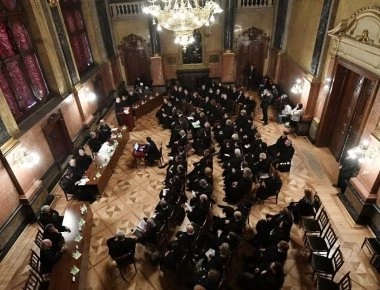 Ουγγαρία: Αθώα η γυναίκα που είχε κλωτσήσει μετανάστες που έκαναν έφοδο στα ουγγρικά σύνορα
